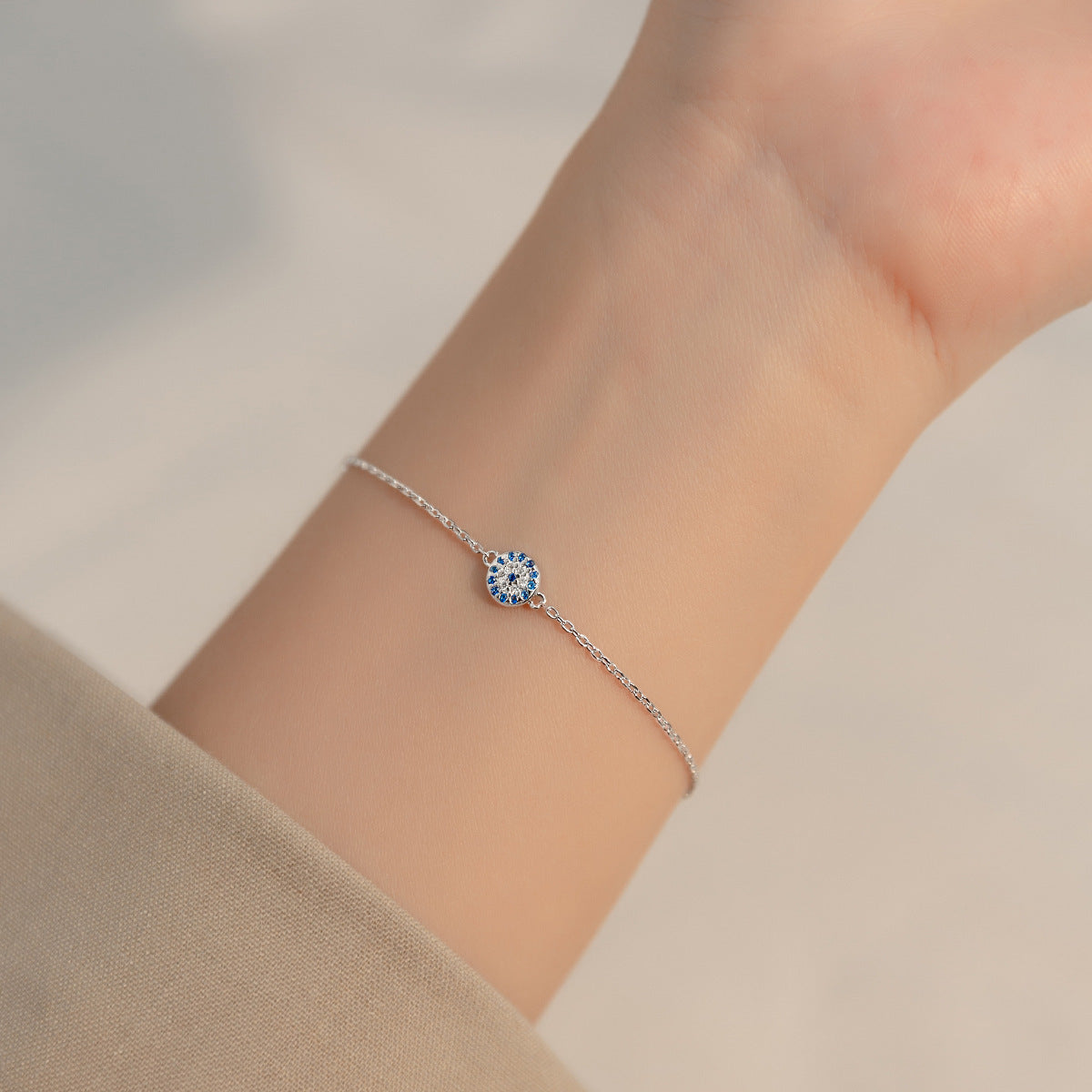Elegant Silver Bracelet – Evil Eye & Diamond